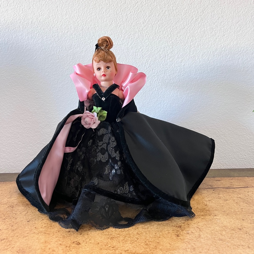 Vintage Madame Alexander Onyx Cissette Doll 10” Platinum Collection‎ #22170